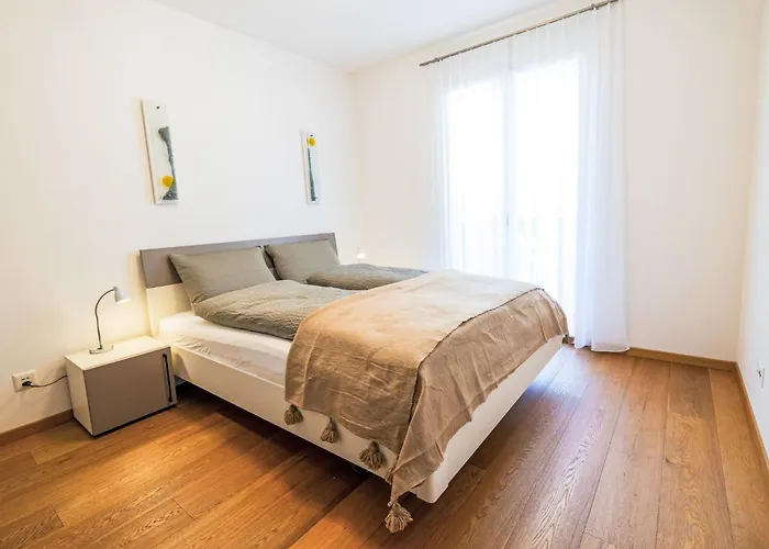 B21 By Interhome *